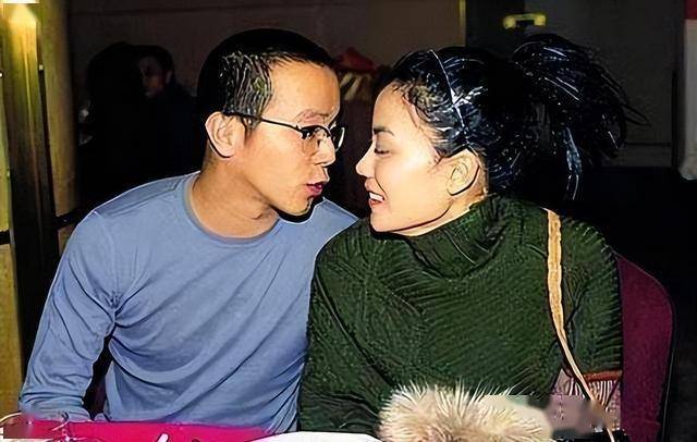 55岁窦唯现状:体重暴增不修边幅,老得认不出!和王菲犹如两代人