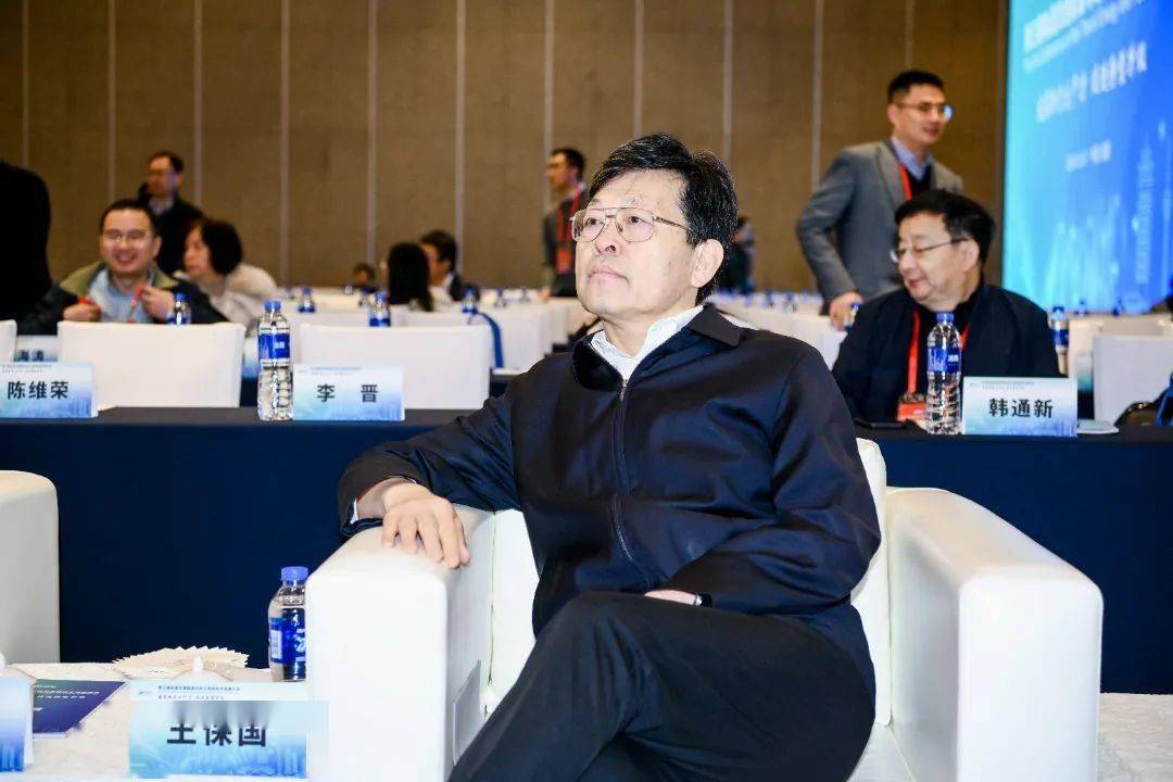 钱清泉何华武田红旗翟婉明丁荣军夏长亮何川闫学东王保国杨显武齐向阳