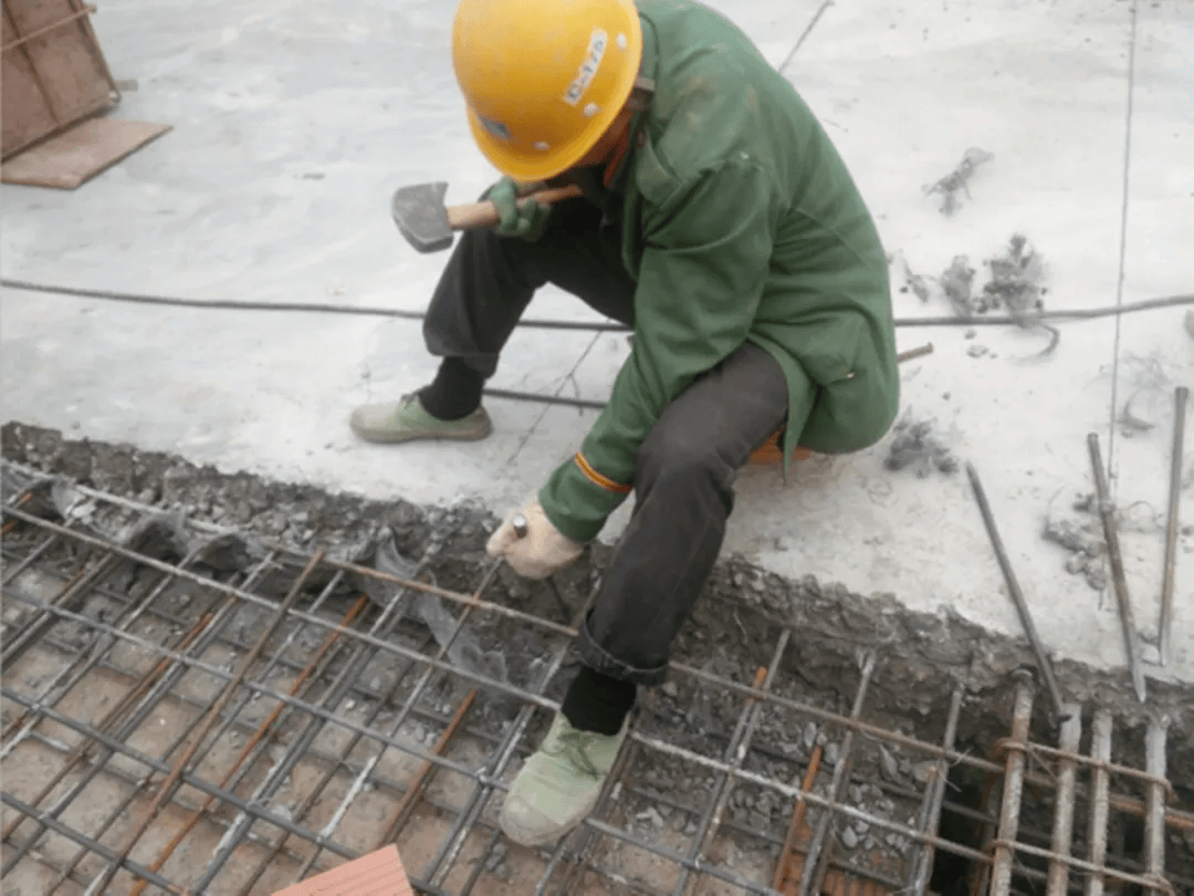 混凝土为啥要凿毛？规范依据！_施工_表面_骨料