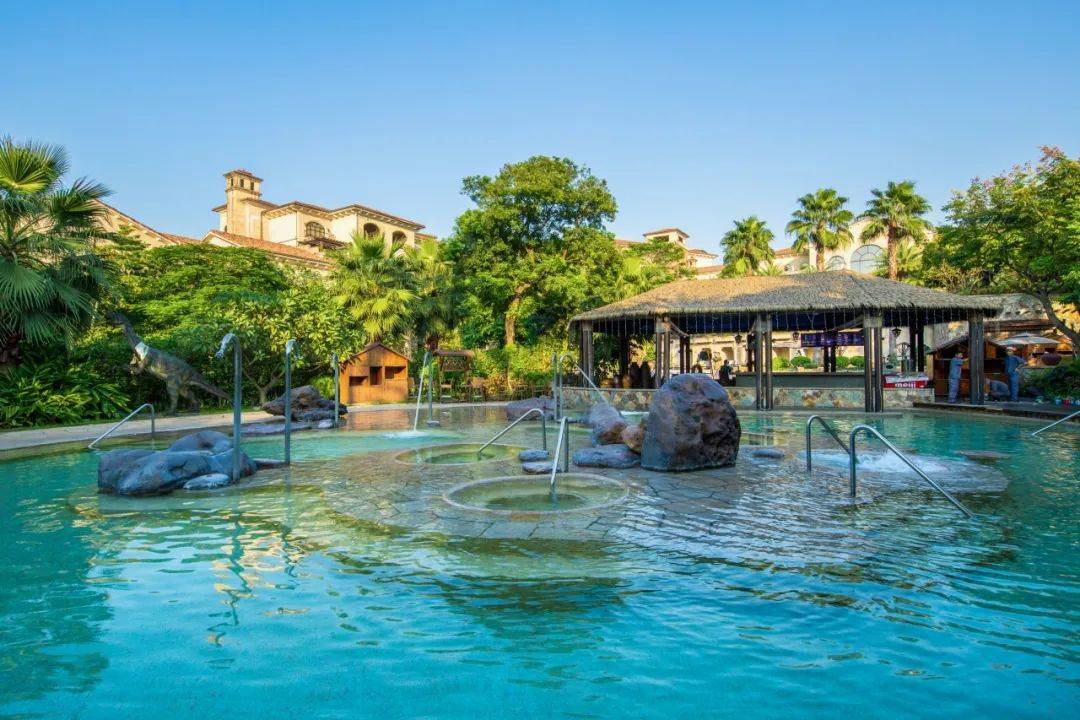 歌王争霸嗨翻天!住超五星美林湖 宝墩湖温泉酒店!