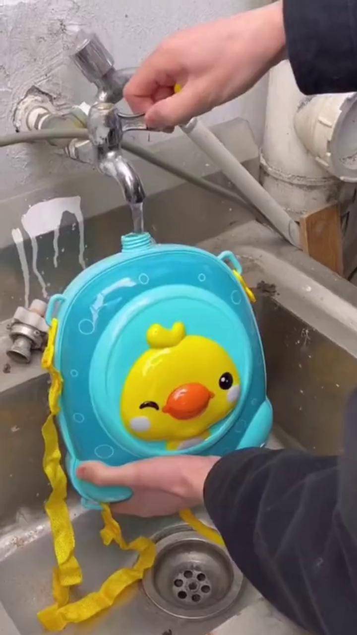 没有小朋友不爱玩水吧,这个背包水枪 太可爱了戏水玩具 水枪 夏季玩水