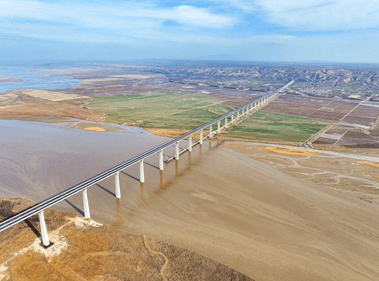 山西沿黄公路全线贯通图片