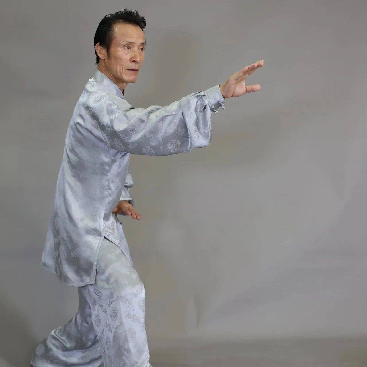 刚柔并济:太极拳与形意拳的互补奥秘_拳法_武术_身体