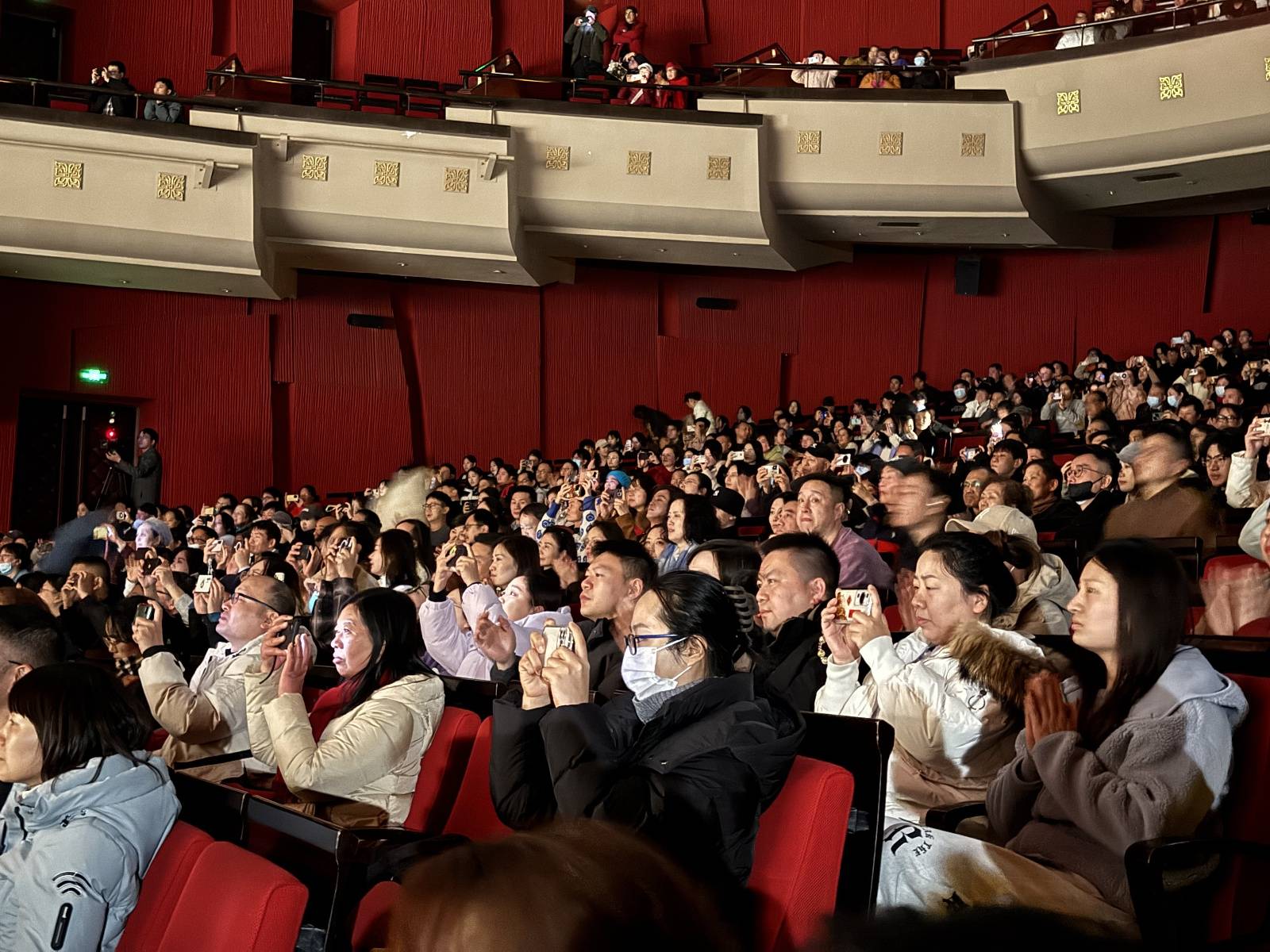 "非常的棒,无论是舞蹈的动作和感情,还是音乐方面都非常的棒