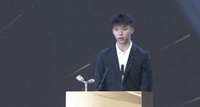 u20亚洲杯开战,王钰栋搭档依木兰,力争三连胜出线_国青队_进攻_比赛