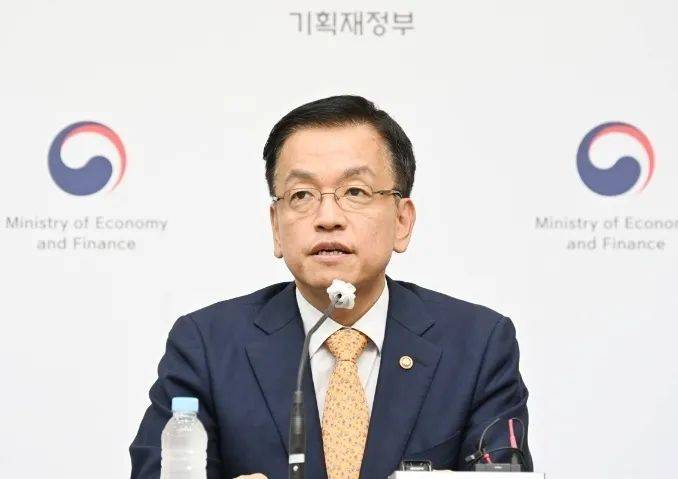 接任才3天，韩国新任代总统崔相穆被警方立案调查