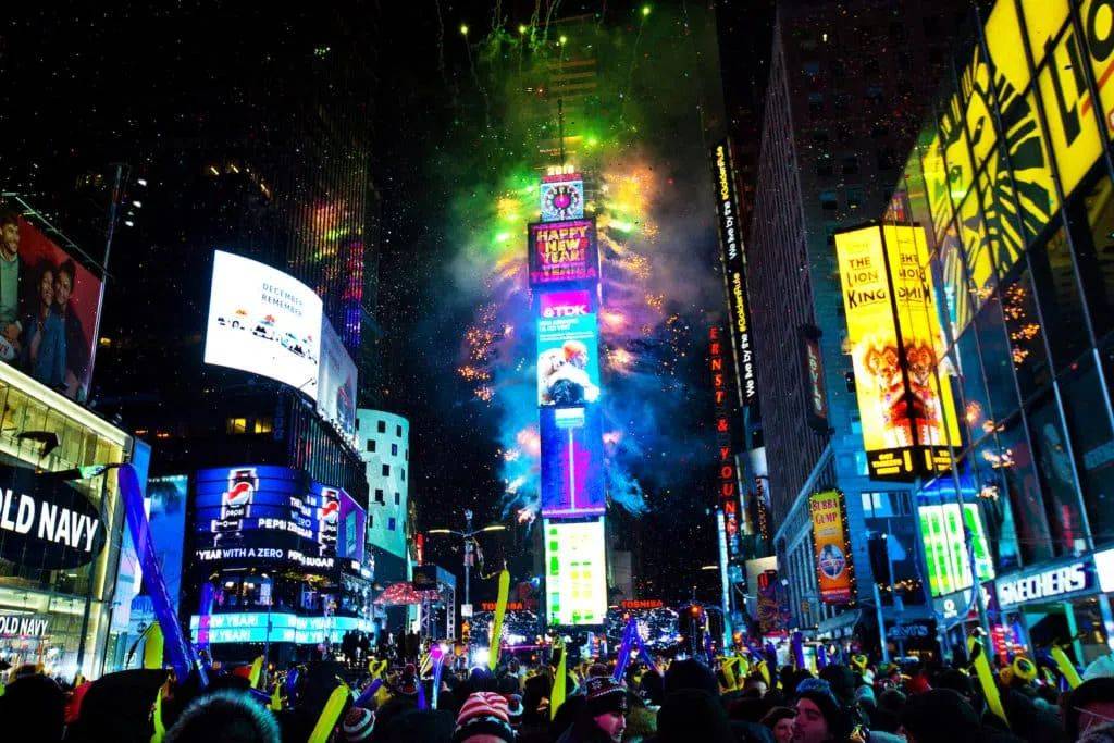 纽约时代广场图片夜景(纽约时代广场图片夜景高清)