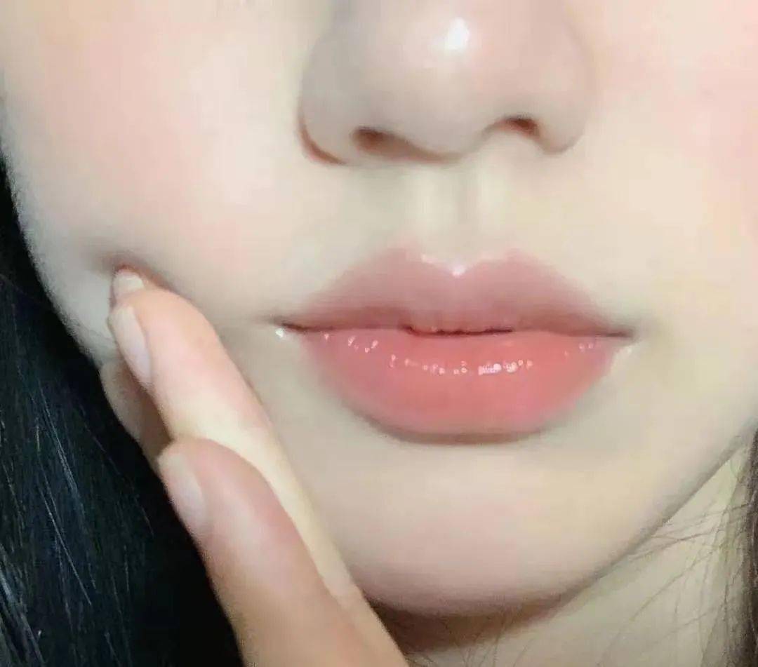 唇纹又深又显老!急救起皮干裂,嘴皮子像融化了一样,又软又糯贼滑溜!