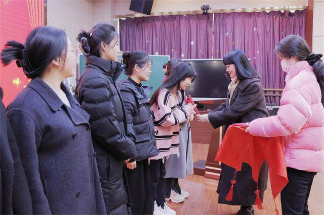 西安未央锦园小学优秀实习生表彰_小学实习生教育实习工作总结_陕西学前师范学院实习工作总结表彰会