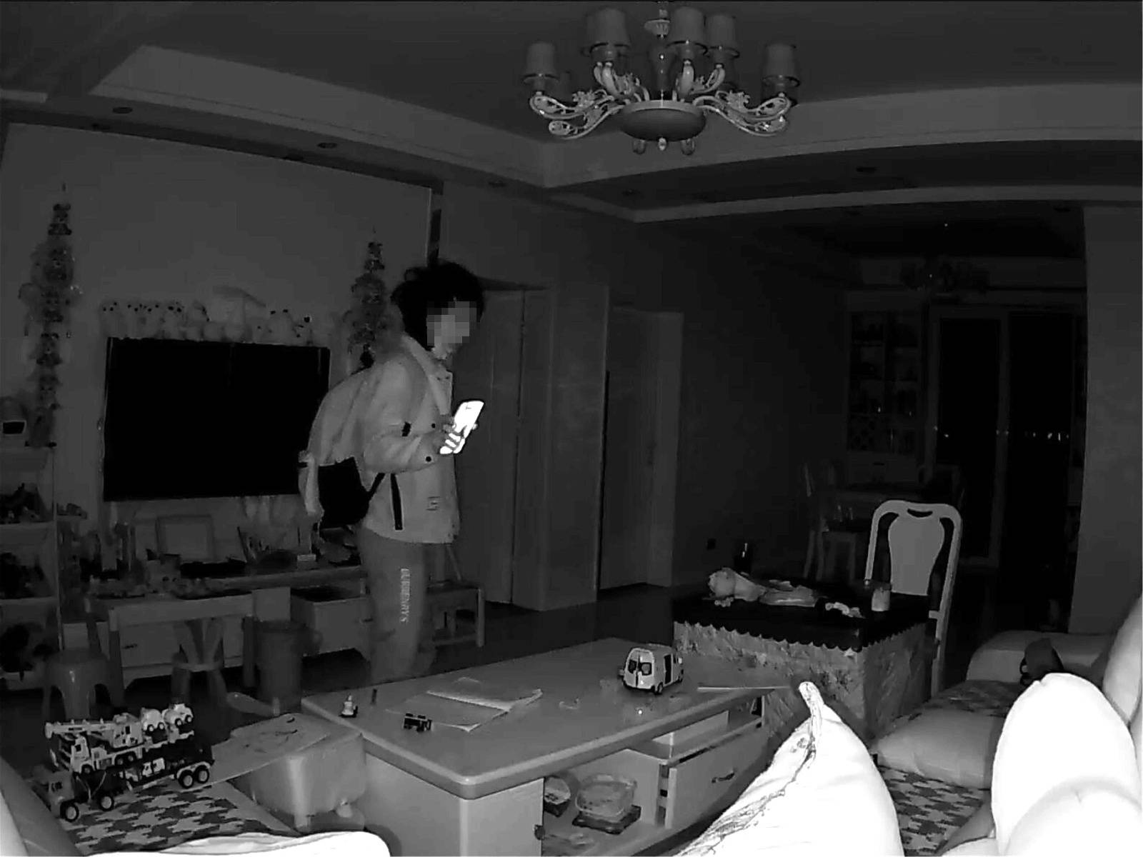 “长发”男子入室行窃，没偷成却被房主发现，民警：他去年十月出狱，游手好闲重操旧业