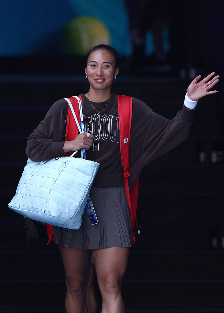 澳网|轻取乌克兰名将!零热身的郑钦文赛前慈善赛展示火热状态 澳网|轻取乌克兰名将!零热身的郑钦文赛前慈善赛展示火热状态