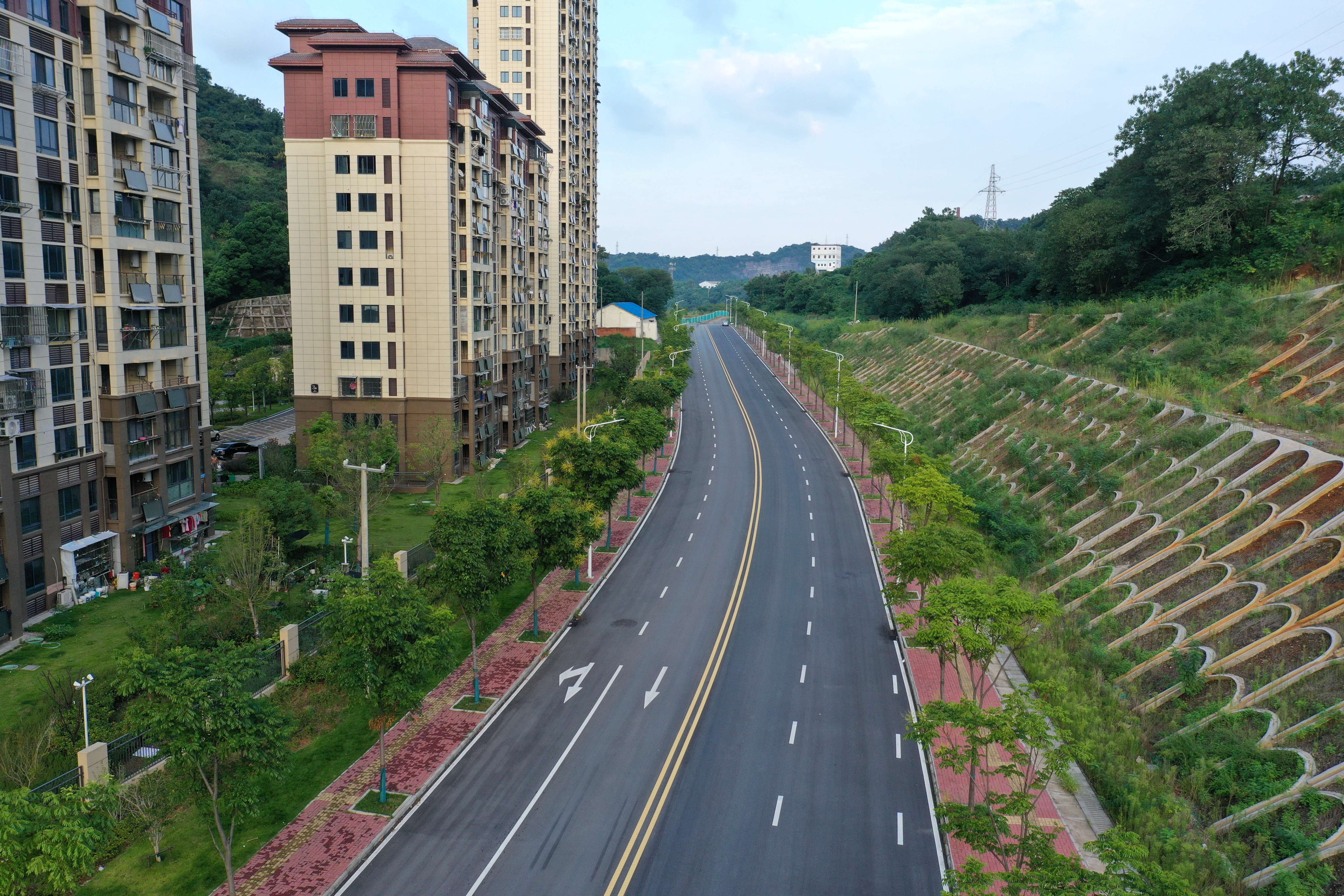 2025年首场国常会研究推进城市更新