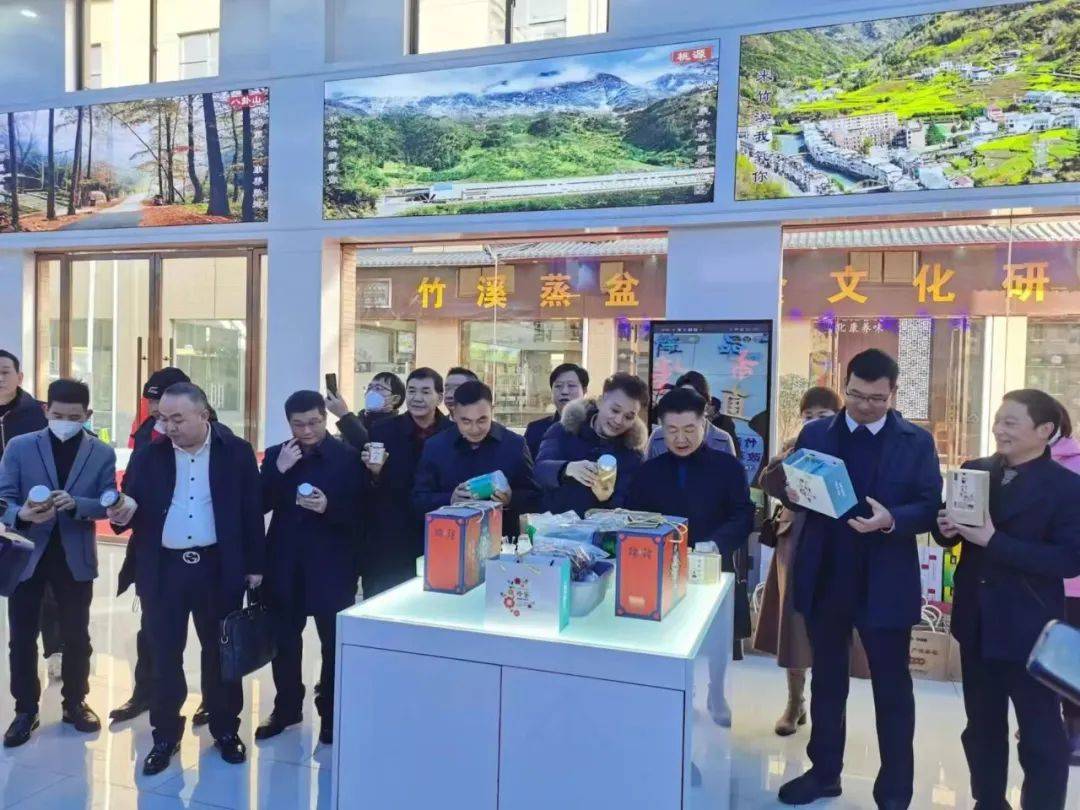 华生购物广场:城市商业的新绿洲