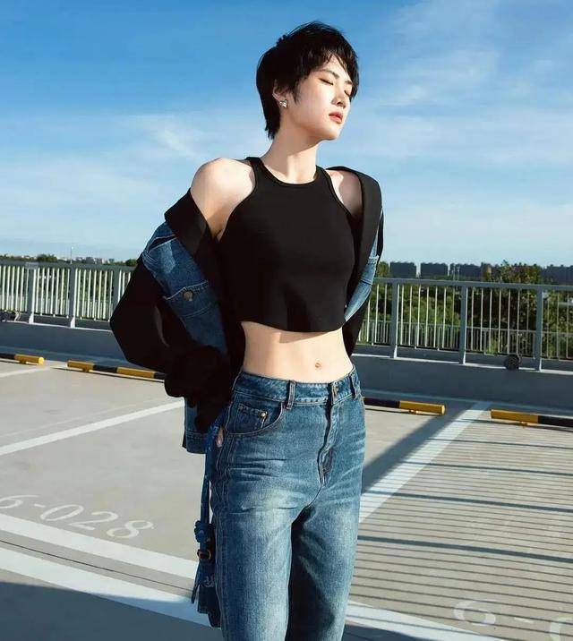 看到7年亏32亿的富家女才明白:任正非让姚安娜进娱乐圈的苦心! 看到7年亏32亿的富家女才明白:任正非让姚安娜进娱乐圈的苦心!