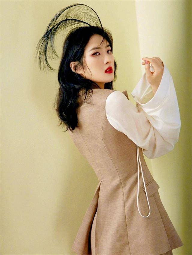 看到7年亏32亿的富家女才明白:任正非让姚安娜进娱乐圈的苦心! 看到7年亏32亿的富家女才明白:任正非让姚安娜进娱乐圈的苦心!