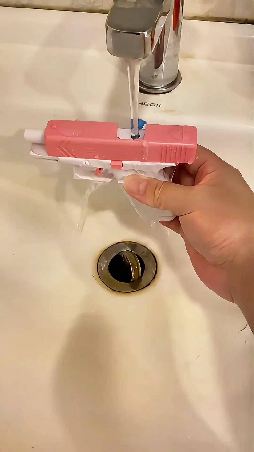 格洛克水枪 戏水玩具 儿童玩具 我的玩具分享 主页橱窗里有同款好物