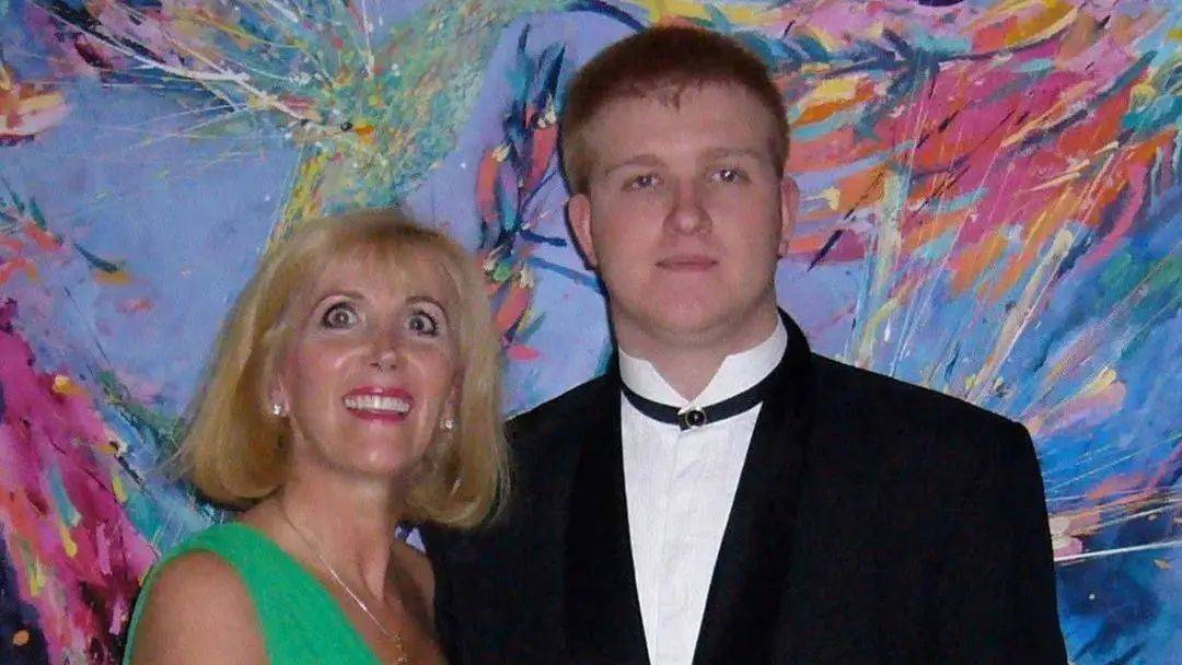 消防管道无水，前童星在洛杉矶大火中窒息而死