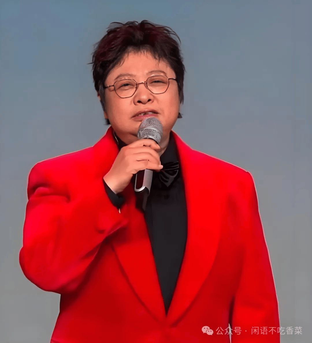 对此,韩红在社交平台上发文怒斥这些造谣