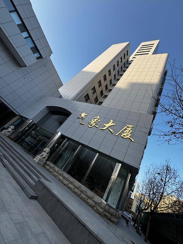 河北大风降温将至局地阵风可达9级以上 春运首日注意防风保暖