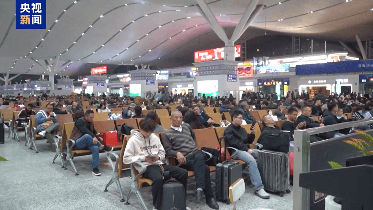 春运叠加甲流高发 火车上发烧了能下车吗？