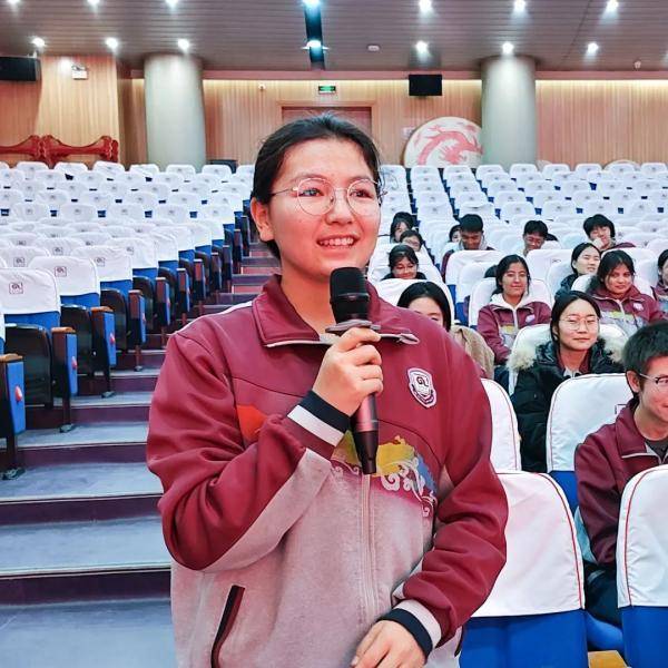 紫云中学新疆娃礼仪培训