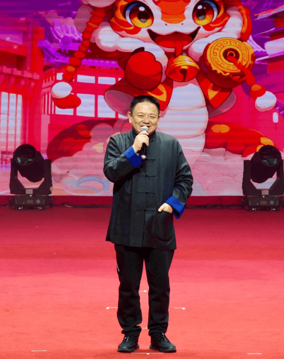 舒悦将沪剧的细腻表现力也是网络公认的"上海滩顶流笑星"让人深入人心