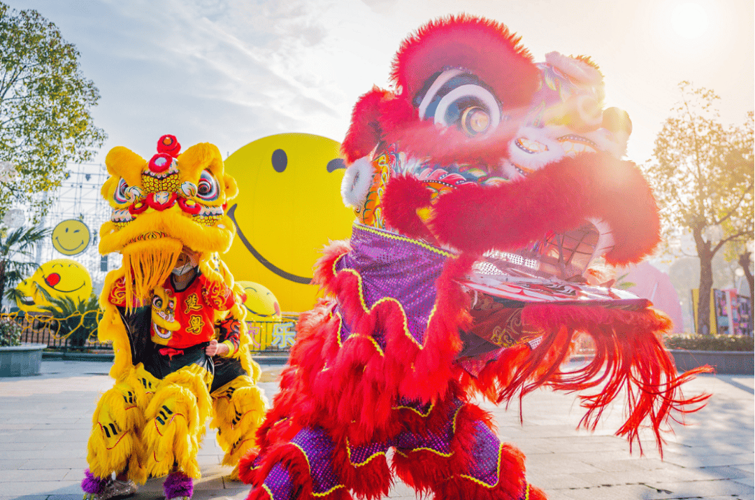 看功夫高手!梅花桩舞狮春节上演