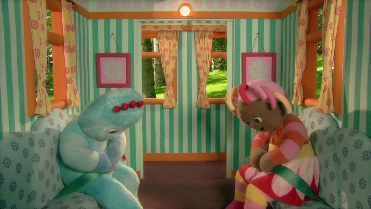 唔西迪西和依古比古一起坐叮叮车,咦?唔西迪西去哪了?