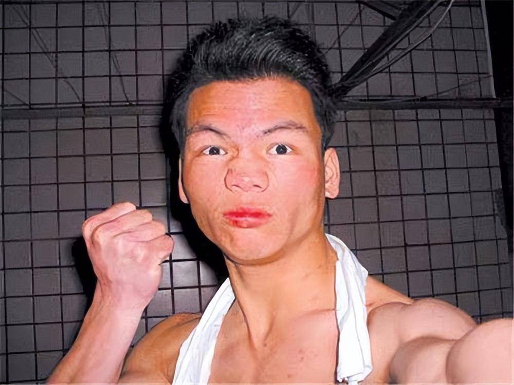 回顾马加爵从孤独少年的求学坎坷,到牌局冲突命案,一碗饭成生机