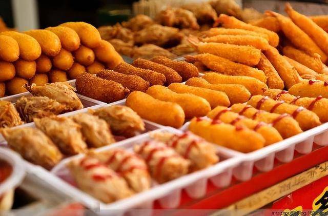 冠心病与饮食的潜在关联：年节饮食注意事项 年节餐桌上的健康“雷区”：你知道吗？