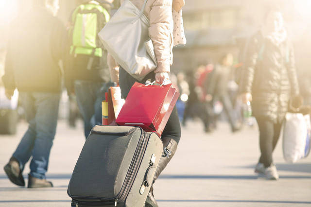 除夕前一天“提前放假”的“打工人”：有人连休12天，公司很早就没人了