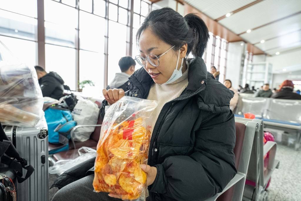 图片[5]-回家的路：鼓囊囊的包裹，都是沉甸甸的爱 -华闻时空