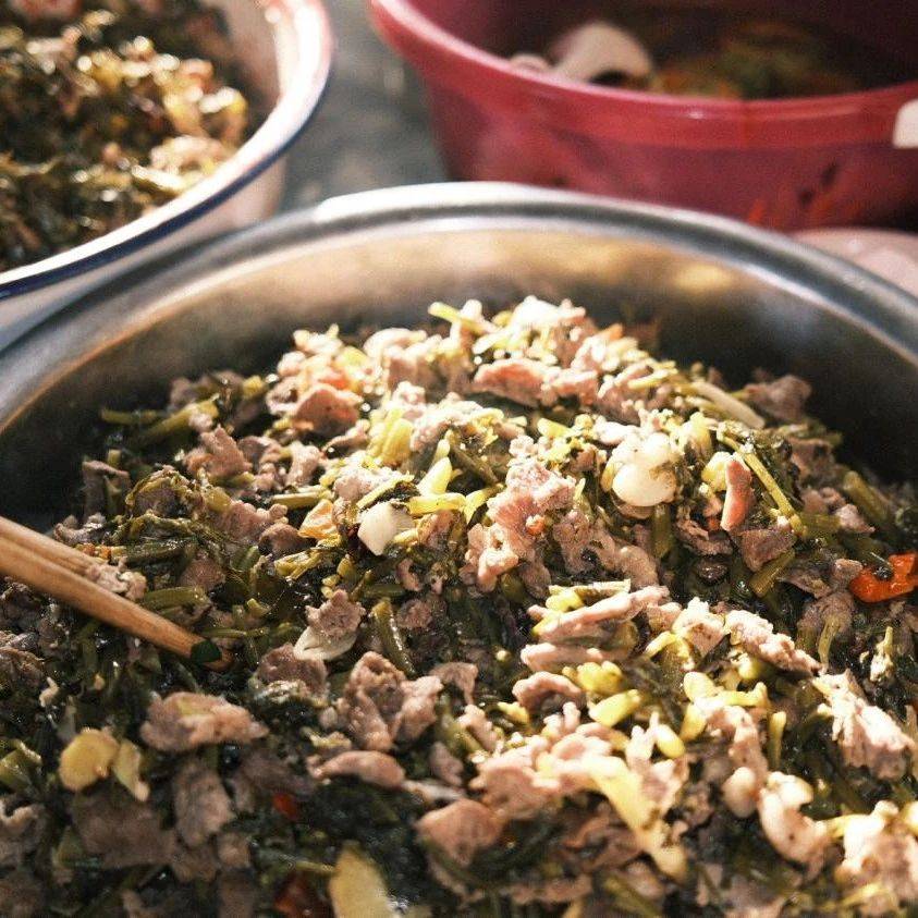 这一口“杀猪饭”,是年味里的乡愁盛宴_景哈乡_乡村_岁月
