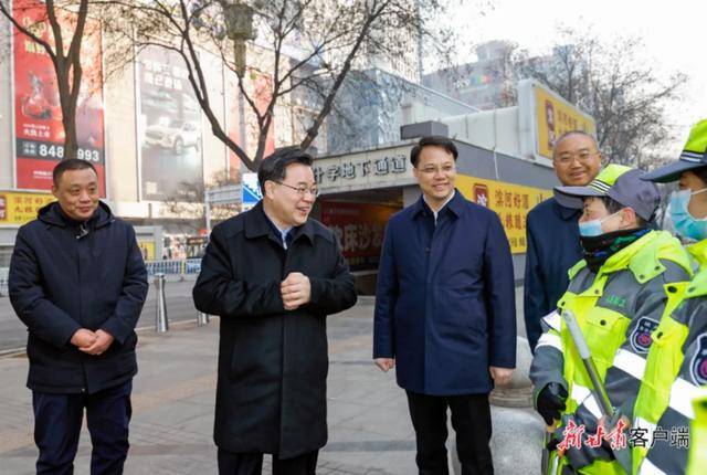 大年初一，省委书记坐公交车与市民交谈