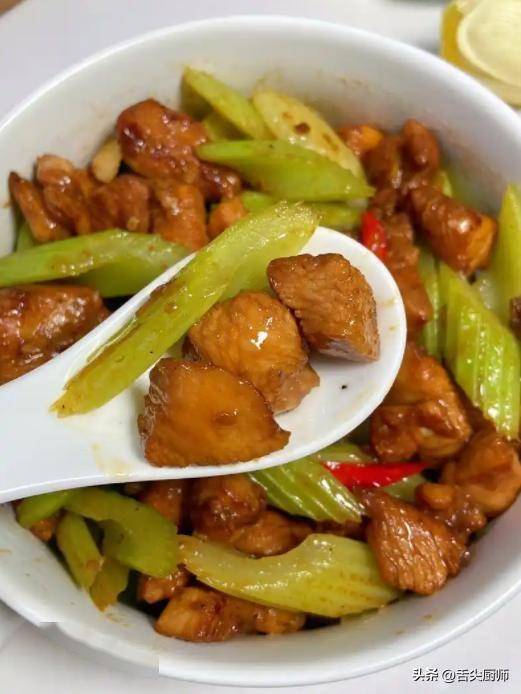 健康饮食：四道养肝菜品的制作秘籍