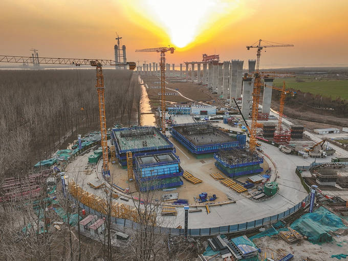 “豆腐”上托起50万吨锚碇