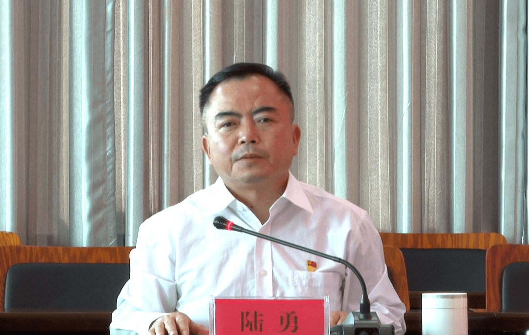 1968年11月生,2013年任云南省文山壮族苗族自治州富宁县委副书记,县长