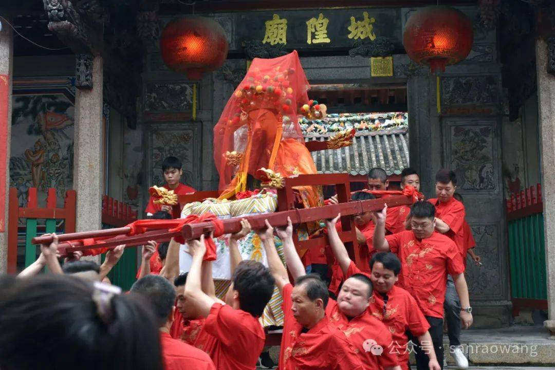 迎乙巳新春正月十七夜:饶平城隍爷巡安饶城