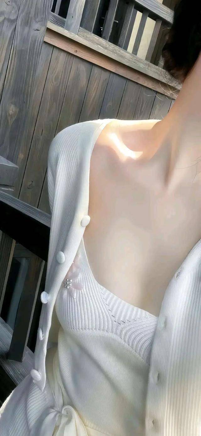 渣男壁纸:看美女能使人心情愉悦!