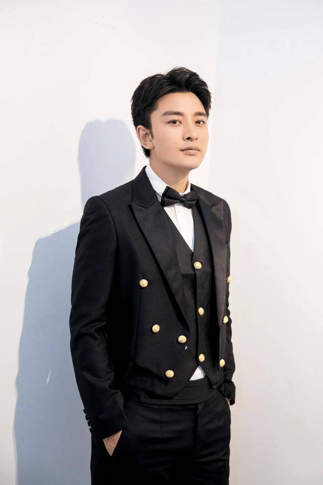 贾乃亮被传去世?离谱谣言惊爆网友,亮哥火速辟谣笑翻众人