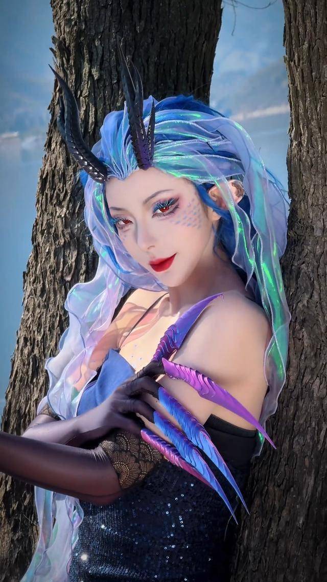性感COS:原天夕子敖闰COS,反派很美!很动人!_龙族_角色_合作