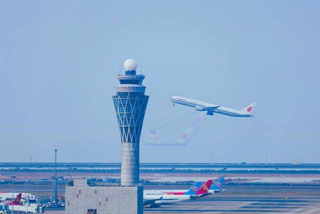 【速報】深圳空港、春節ラッシュで驚異の5万便超え！空の安全を守ったスゴ技に迫る！