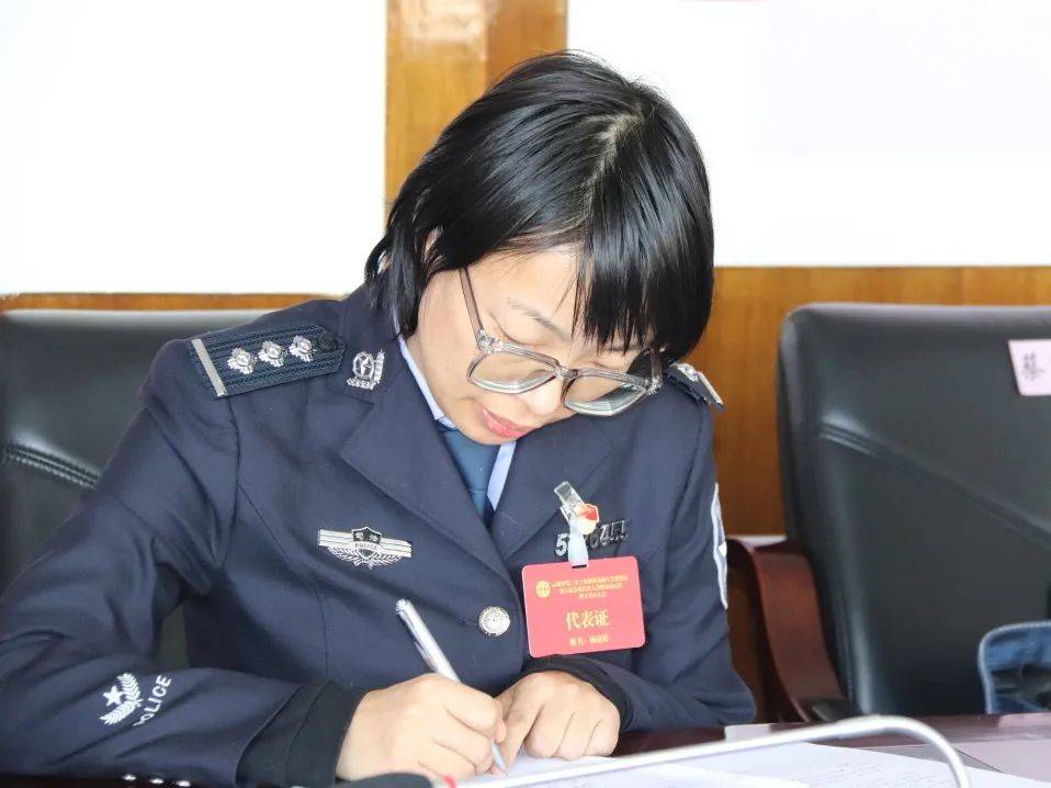 蹄疾步稳行致远 奋楫扬帆正当时