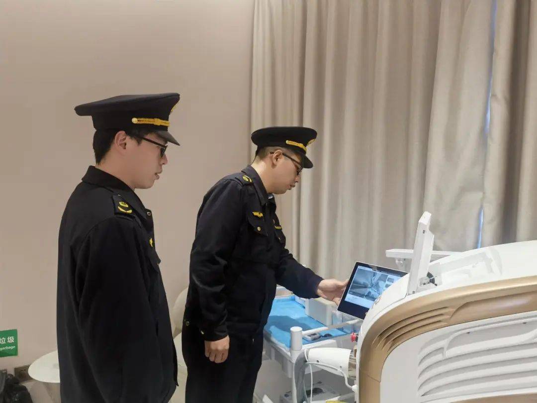 PG电子登录一针抚平皱纹？警惕“美丽陷阱”TA们合力支招
