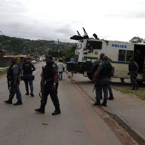 警民中心成员接连遭杀害,当地群众要求政府派军队维稳_犯罪_Inanda_Amaoti