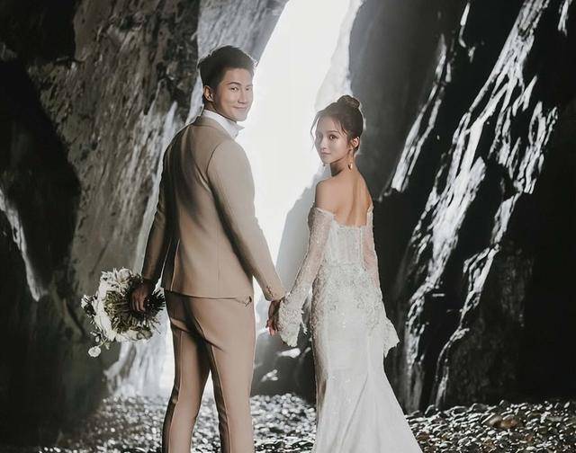 恭喜TVB前知名男星宣布与高颜值港姐签字结婚婚礼进入倒计时(图4)