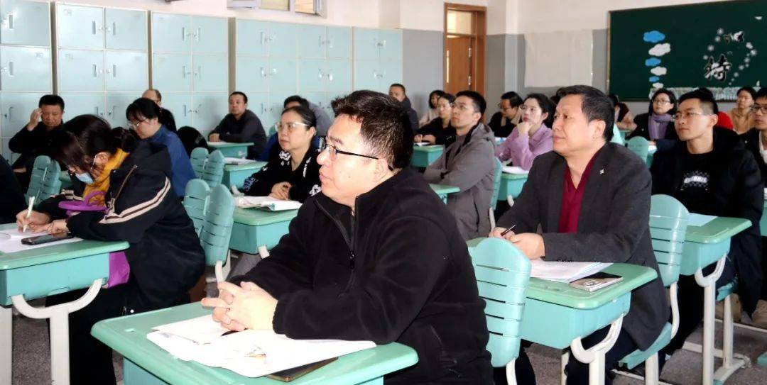凝心聚力备高考 专家引领促提升---沙湾一中参加塔城地区高考备考研讨