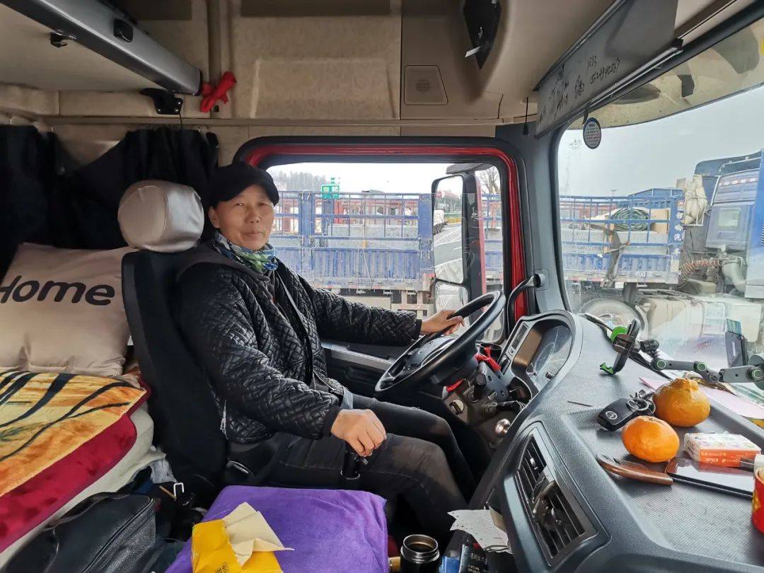 今天,《人民日报》关注我省这位"心怀热爱 向前奔跑"的货车驾驶员
