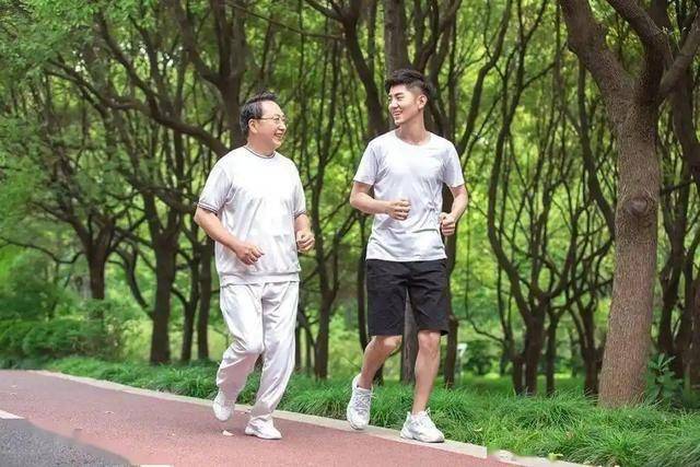揭开山楂的“神秘面纱”：食用不当危害大，别被山楂的“甜蜜外衣”骗了！