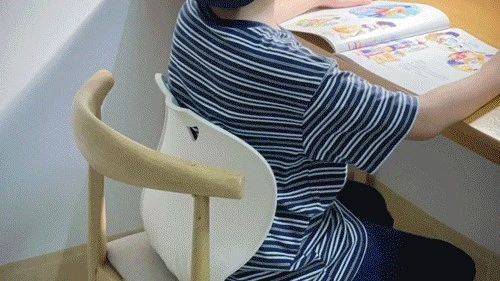 孩子写作业有它“撑腰”,我很放心!_坐姿_体态_都说